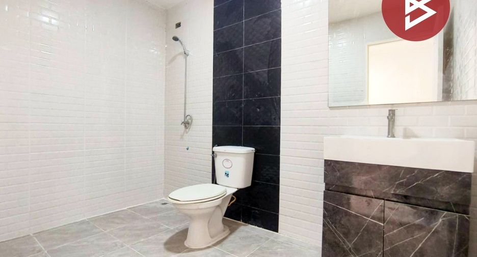 For sale 2 bedrooms townhouse in Lat Krabang, Bangkok