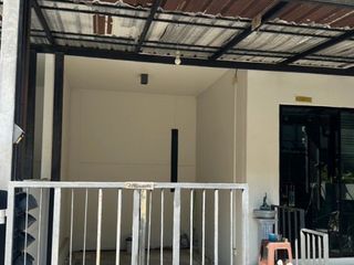 For sale 3 bedrooms townhouse in Mueang Pathum Thani, Pathum Thani