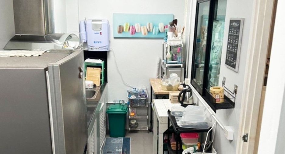For sale 3 bedrooms townhouse in Mueang Pathum Thani, Pathum Thani