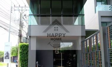 Oficina en venta de 2 habitaciones en Bang Kapi, Bangkok