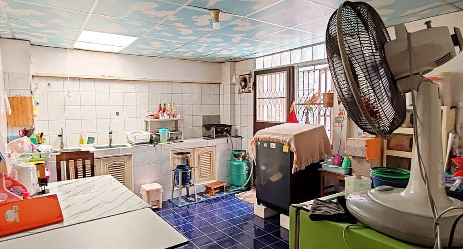 Casa en venta de 4 habitaciones en Bang Khen, Bangkok