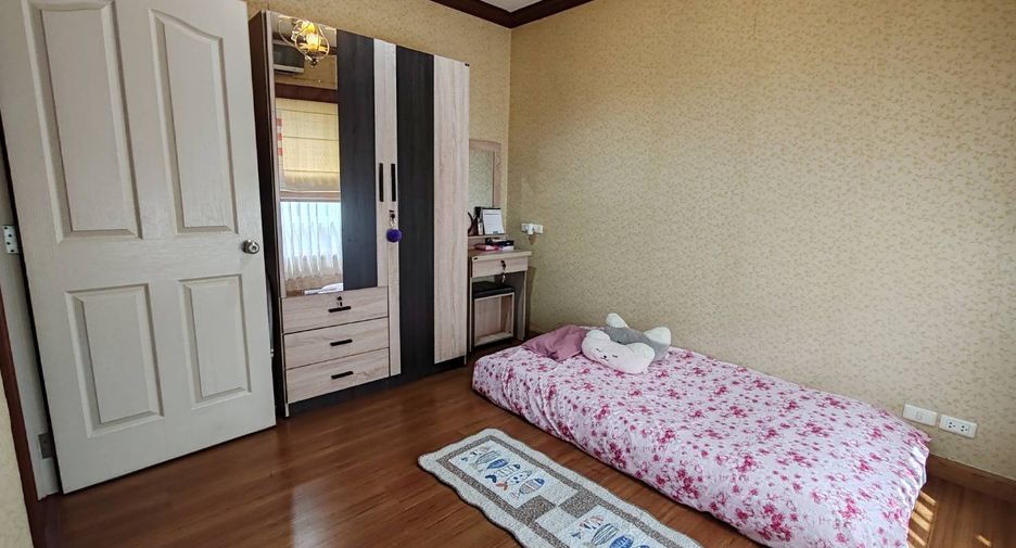 For sale 3 bedrooms townhouse in Suan Luang, Bangkok