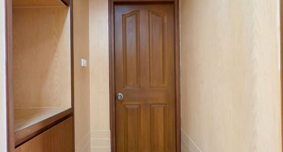 For sale 1 bed condo in Bang Kapi, Bangkok