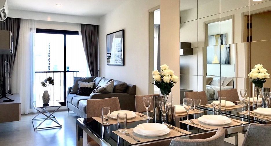 For rent 2 bedrooms condo in Watthana, Bangkok