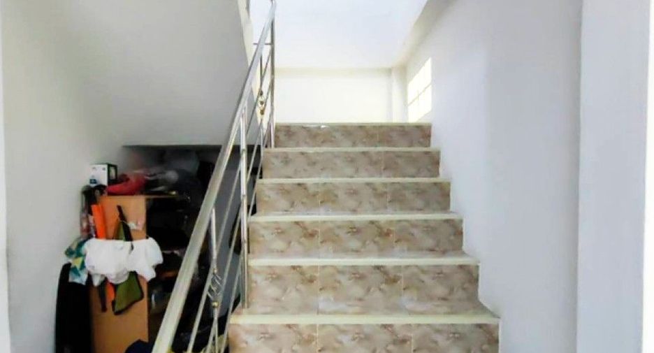 For sale 3 bedrooms townhouse in Mueang Samut Prakan, Samut Prakan