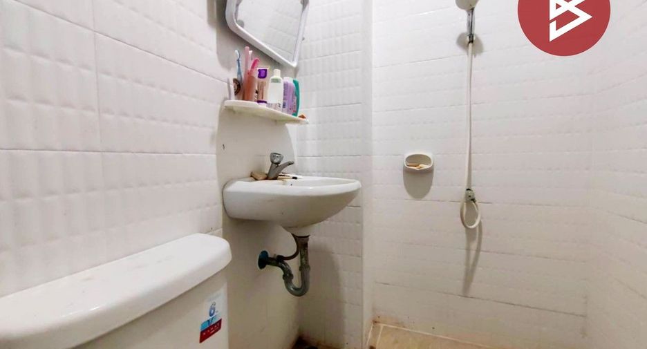 For sale 3 bedrooms townhouse in Mueang Samut Prakan, Samut Prakan