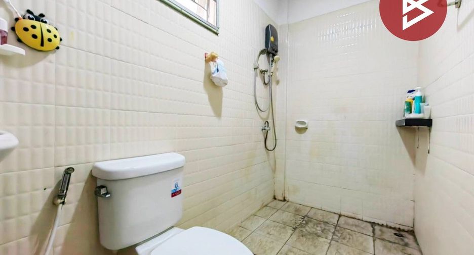 For sale 3 bedrooms townhouse in Mueang Samut Prakan, Samut Prakan