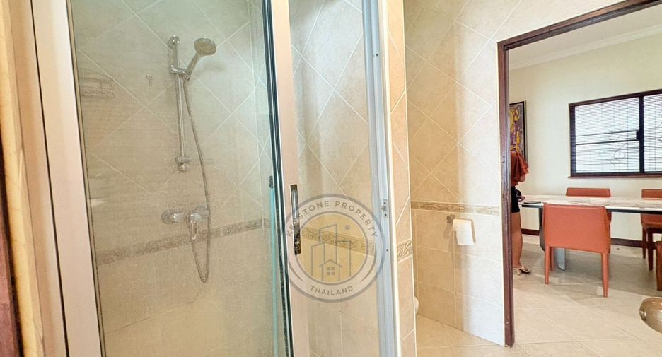 For sale 3 bedrooms villa in Pratumnak, Pattaya