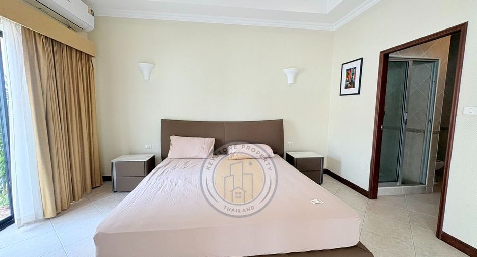 For sale 3 bedrooms villa in Pratumnak, Pattaya