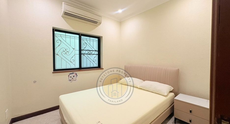 For sale 3 bedrooms villa in Pratumnak, Pattaya