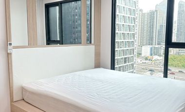 For sale 2 bedrooms condo in Huai Khwang, Bangkok
