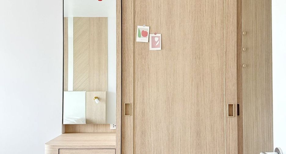 For sale 2 bedrooms condo in Huai Khwang, Bangkok