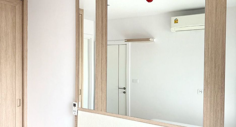 For sale 2 bedrooms condo in Huai Khwang, Bangkok