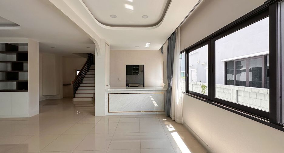 Haus zum Kauf mit 4 Zimmer in Mueang Nonthaburi, Nonthaburi