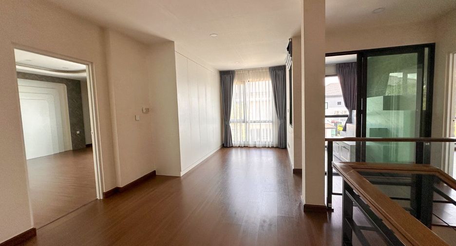 Haus zum Kauf mit 4 Zimmer in Mueang Nonthaburi, Nonthaburi