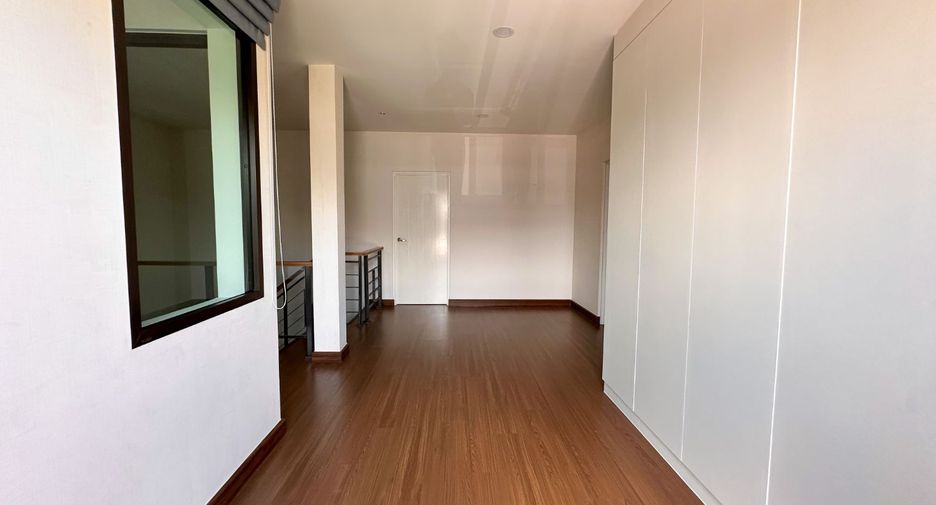 Haus zum Kauf mit 4 Zimmer in Mueang Nonthaburi, Nonthaburi