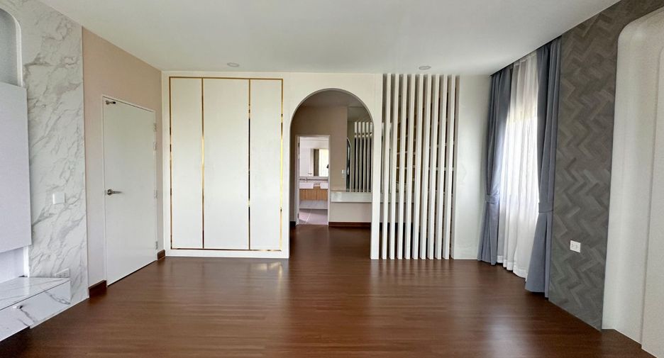 Haus zum Kauf mit 4 Zimmer in Mueang Nonthaburi, Nonthaburi