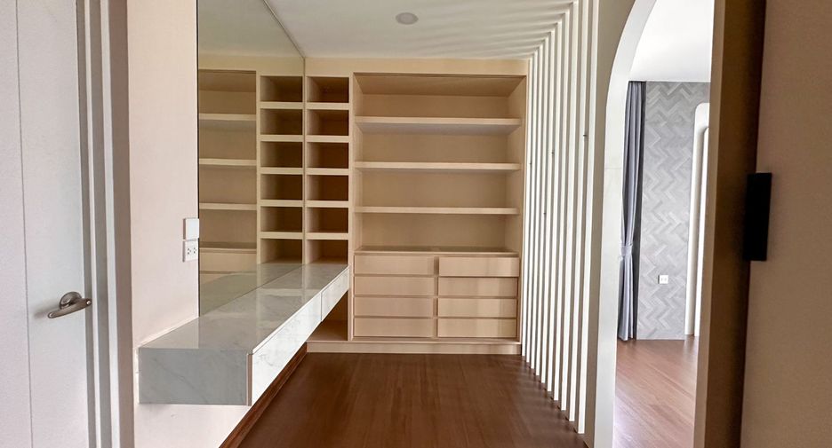 Haus zum Kauf mit 4 Zimmer in Mueang Nonthaburi, Nonthaburi