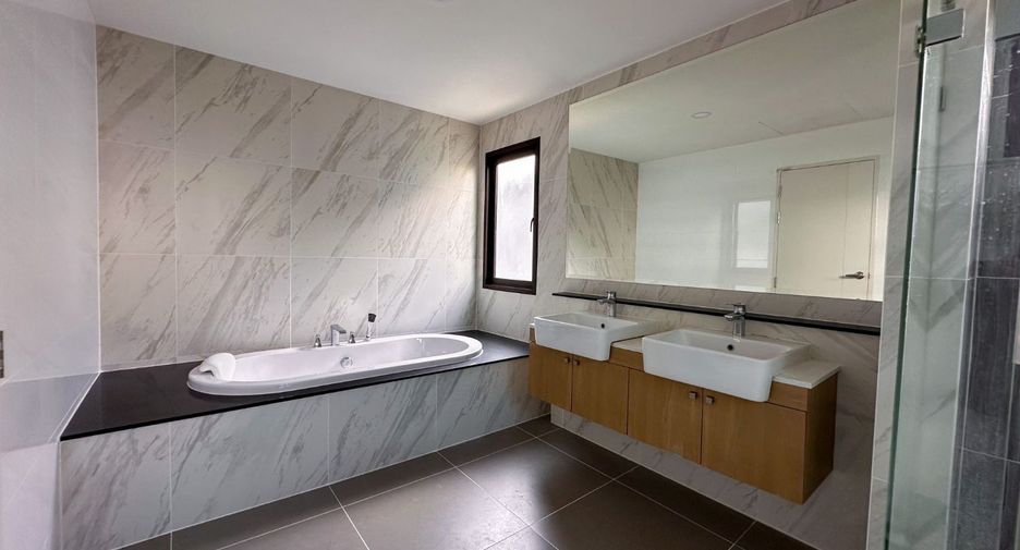 Haus zum Kauf mit 4 Zimmer in Mueang Nonthaburi, Nonthaburi