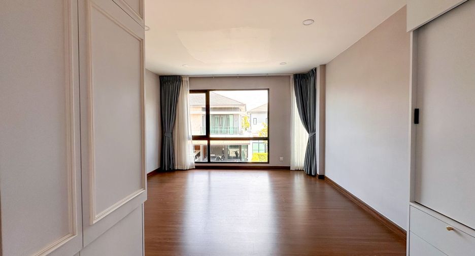 Haus zum Kauf mit 4 Zimmer in Mueang Nonthaburi, Nonthaburi