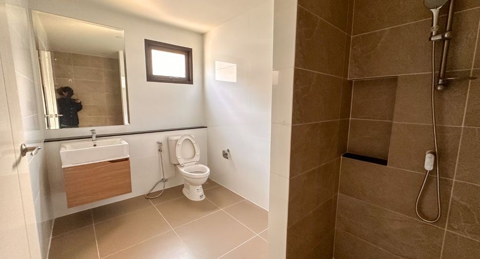 Haus zum Kauf mit 4 Zimmer in Mueang Nonthaburi, Nonthaburi