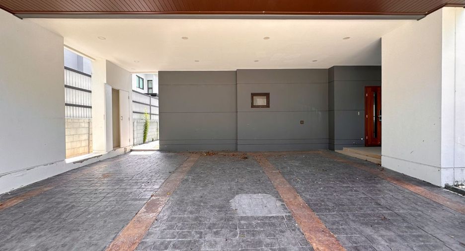 Haus zum Kauf mit 4 Zimmer in Mueang Nonthaburi, Nonthaburi