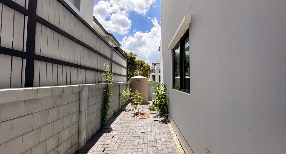 Haus zum Kauf mit 4 Zimmer in Mueang Nonthaburi, Nonthaburi
