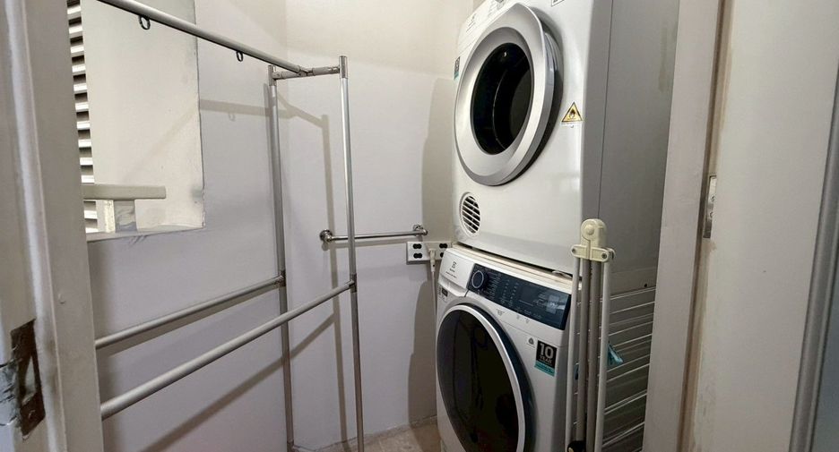 Wohnung zur Miete mit 2 Zimmer in Khlong Toei, Bangkok