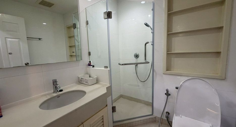 Wohnung zur Miete mit 2 Zimmer in Khlong Toei, Bangkok