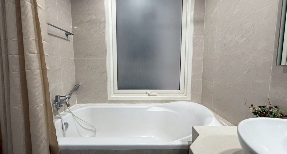 Wohnung zur Miete mit 2 Zimmer in Khlong Toei, Bangkok