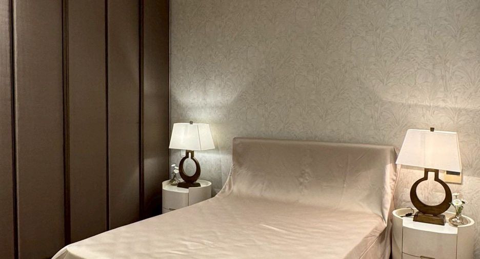 For rent 2 bedrooms condo in Pathum Wan, Bangkok