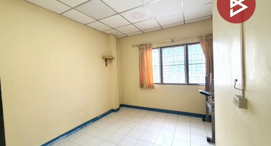 For sale 3 bedrooms townhouse in Thung Khru, Bangkok