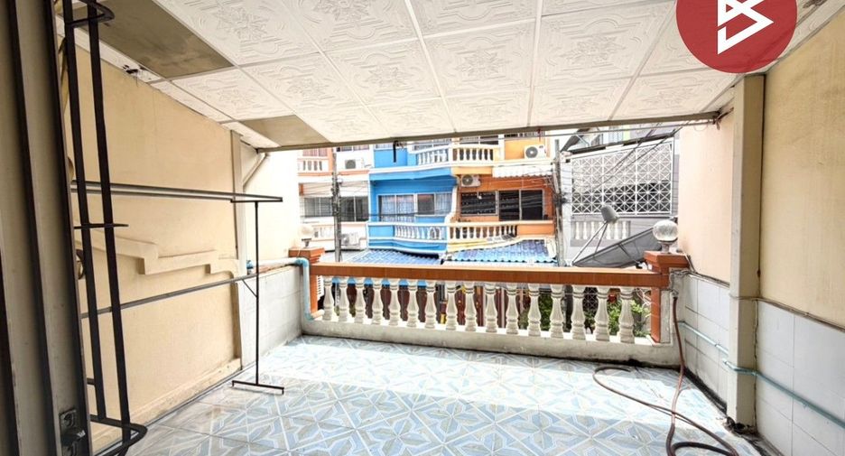 For sale 3 bedrooms townhouse in Thung Khru, Bangkok