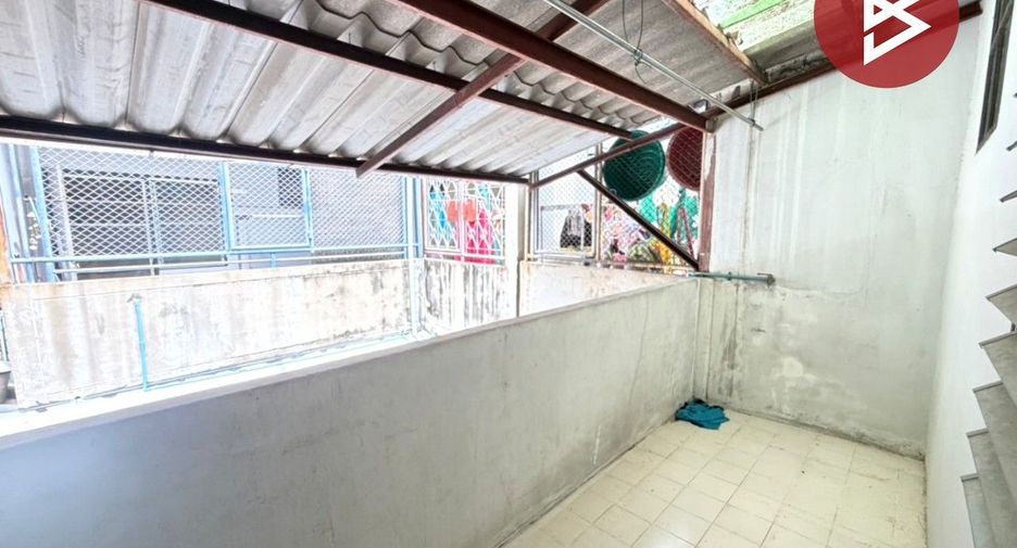 For sale 3 bedrooms townhouse in Thung Khru, Bangkok
