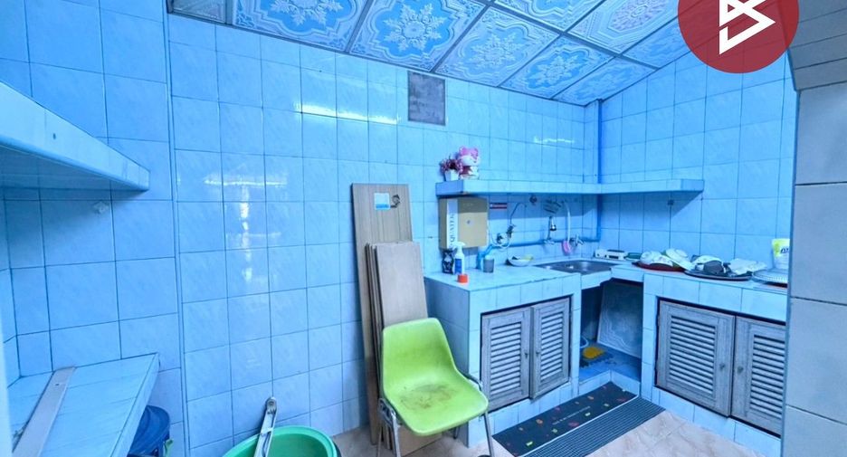 For sale 3 bedrooms townhouse in Thung Khru, Bangkok