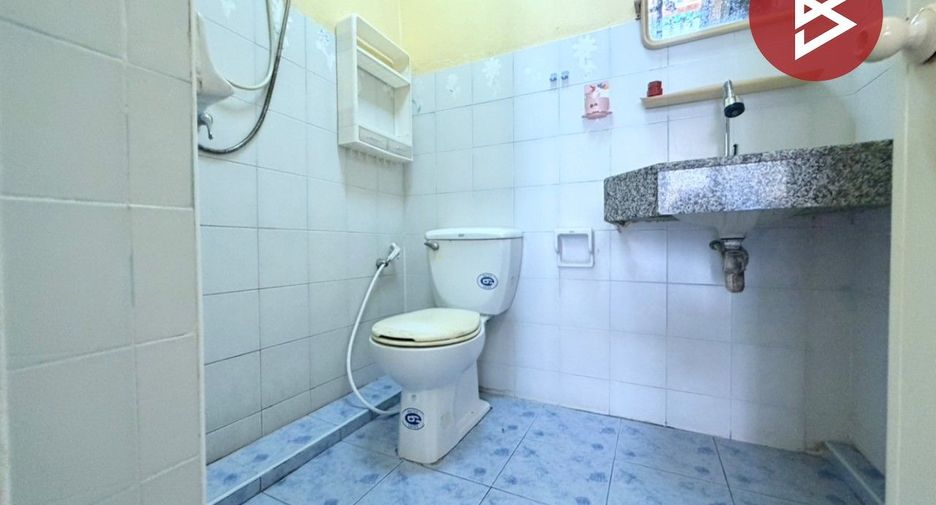 For sale 3 bedrooms townhouse in Thung Khru, Bangkok