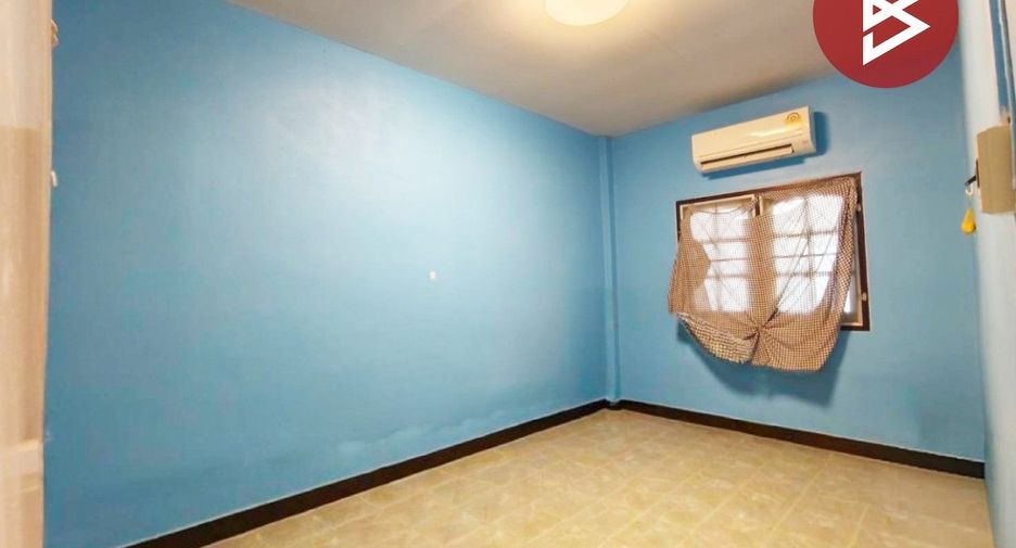 For sale 3 bedrooms townhouse in Sam Phran, Nakhon Pathom