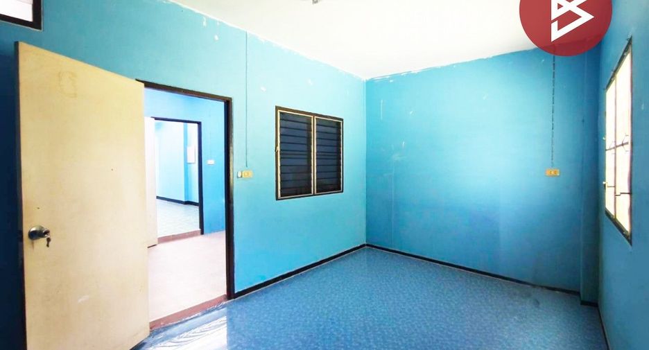 For sale 3 bedrooms townhouse in Sam Phran, Nakhon Pathom