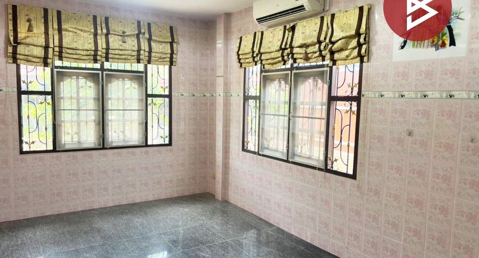 For sale 3 bedrooms house in Si Racha, Chonburi