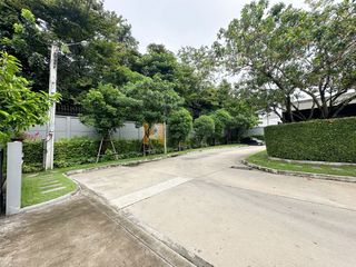 For sale 4 bedrooms house in Bangkok Noi, Bangkok