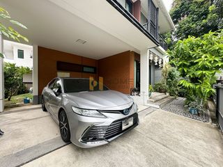 For sale 4 bedrooms house in Bangkok Noi, Bangkok