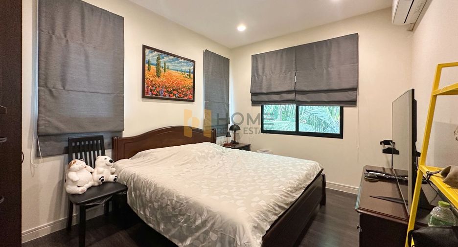 For sale 4 bedrooms house in Bangkok Noi, Bangkok