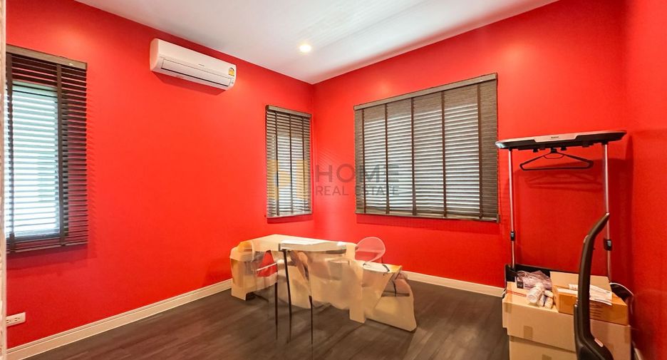 For sale 4 bedrooms house in Bangkok Noi, Bangkok
