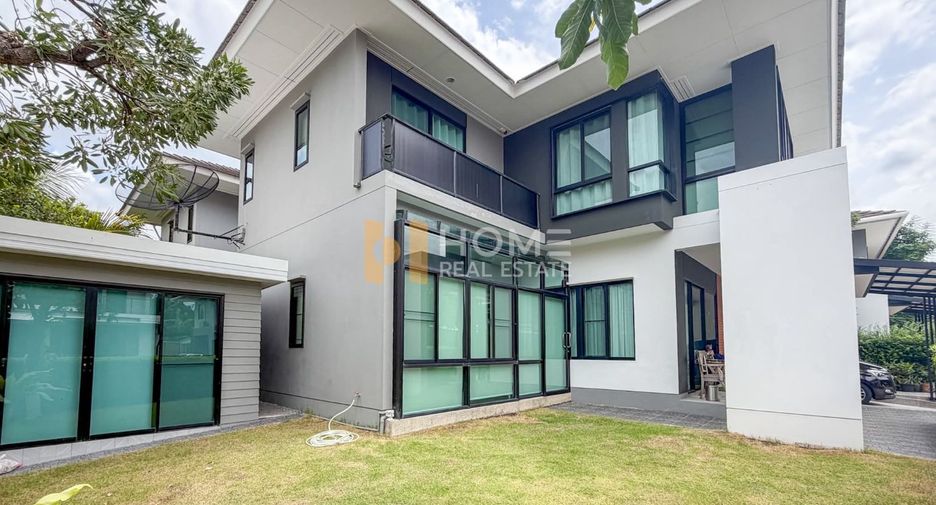 For sale 4 bedrooms house in Bangkok Noi, Bangkok