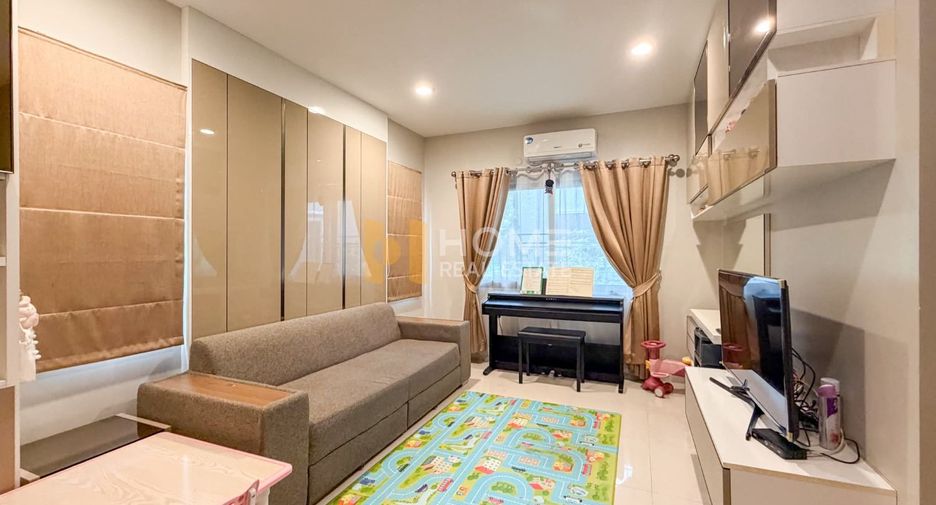 For sale 4 bedrooms house in Bangkok Noi, Bangkok