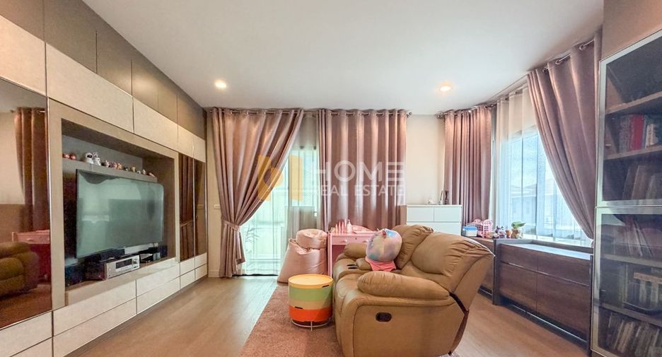 For sale 4 bedrooms house in Bangkok Noi, Bangkok