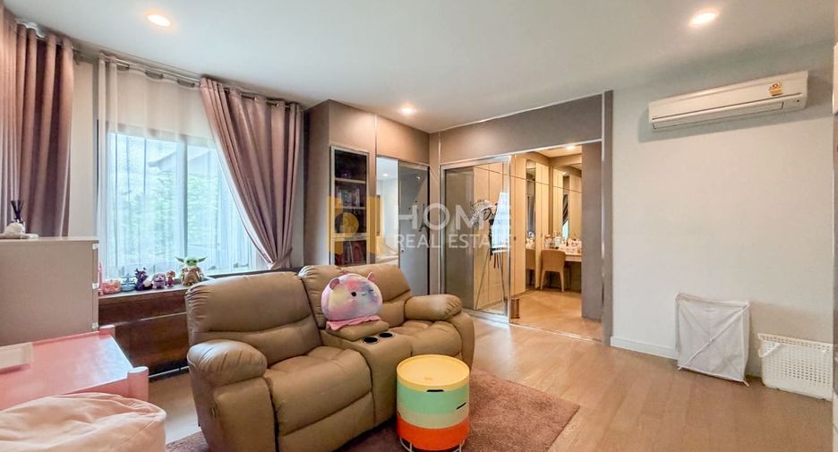 For sale 4 bedrooms house in Bangkok Noi, Bangkok