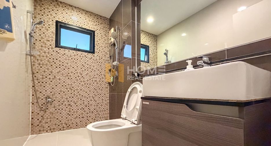 For sale 4 bedrooms house in Bangkok Noi, Bangkok