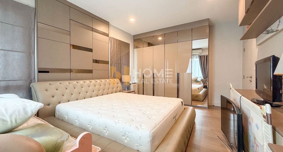 For sale 4 bedrooms house in Bangkok Noi, Bangkok