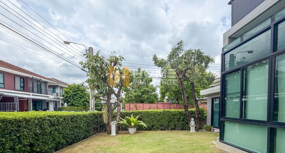 For sale 4 bedrooms house in Bangkok Noi, Bangkok